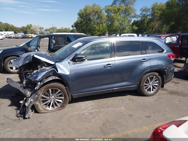 Toyota Highlander Xle 2017 5TDJZRFHXHS430008 Image 14