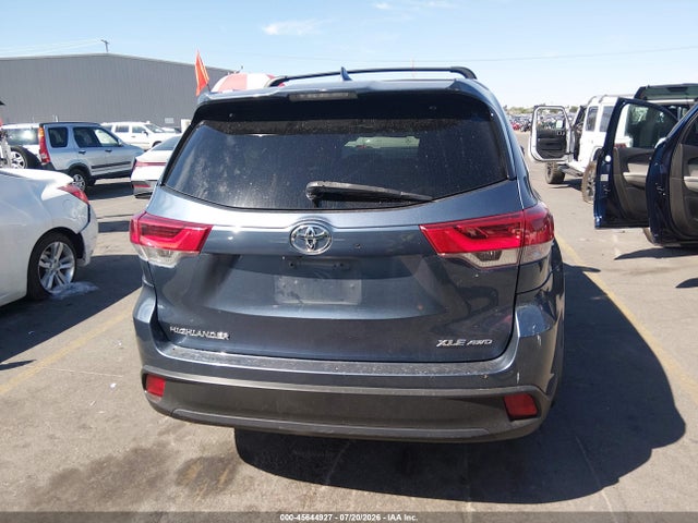 Toyota Highlander Xle 2017 5TDJZRFHXHS430008 Image 16