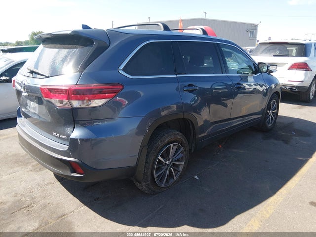 Toyota Highlander Xle 2017 5TDJZRFHXHS430008 Image 4