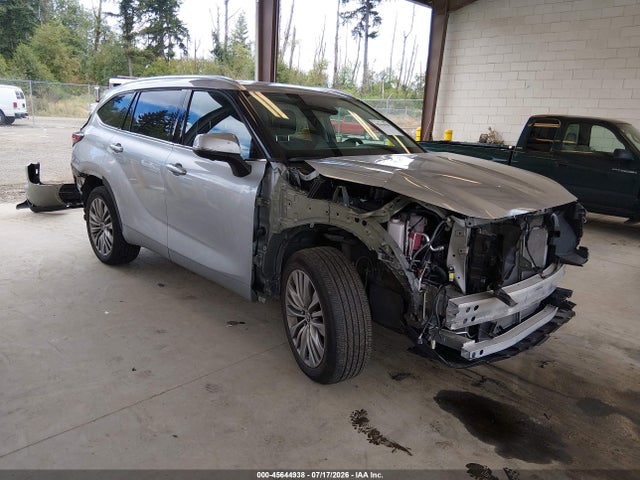 Toyota Highlander Platinum 2023 5TDKDRBH0PS014637 Image 1