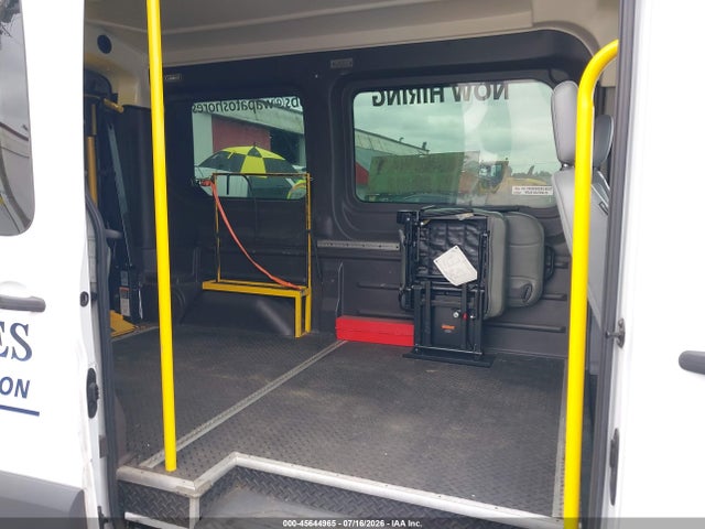 Ford Transit-150 2018 1FTYE1CM8JKA86673 Image 8