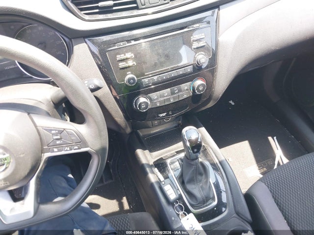 JN1BJ1CP9JW156351 Nissan Rogue Sport S