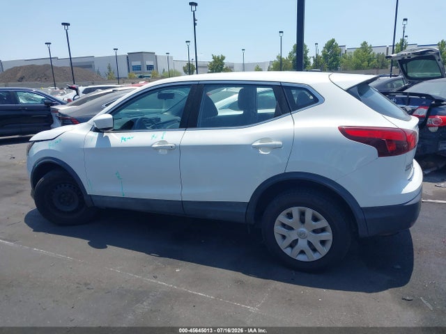 JN1BJ1CP9JW156351 Nissan Rogue Sport S