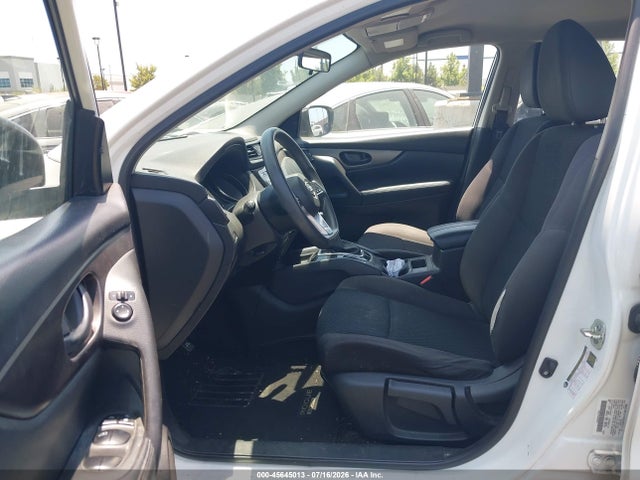 JN1BJ1CP9JW156351 Nissan Rogue Sport S