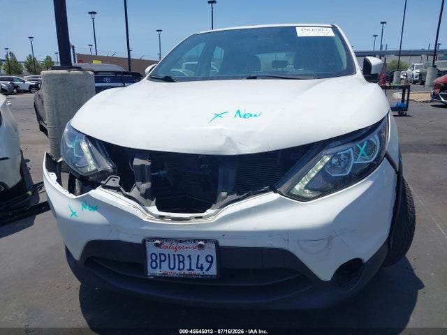 JN1BJ1CP9JW156351 Nissan Rogue Sport S