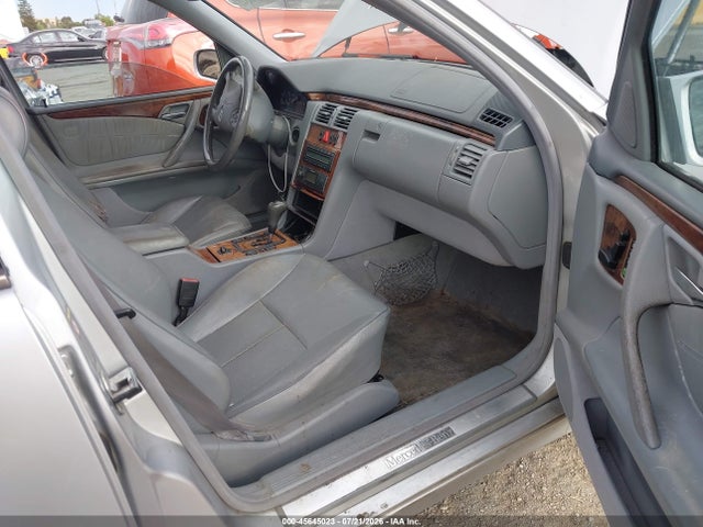 Продажа на аукционе авто 2000 Mercedes-benz E 320, vin: WDBJH65J9YB056292, номер лота: 45645023