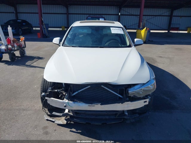 WBA8E1G36HNU18603 BMW 320i
