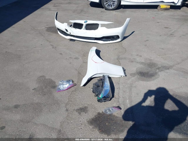 WBA8E1G36HNU18603 BMW 320i