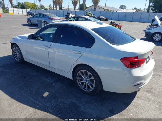 WBA8E1G36HNU18603 BMW 320i