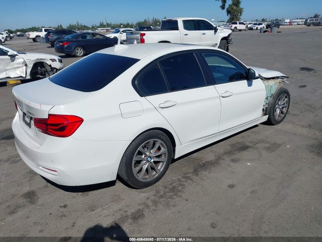 WBA8E1G36HNU18603 BMW 320i