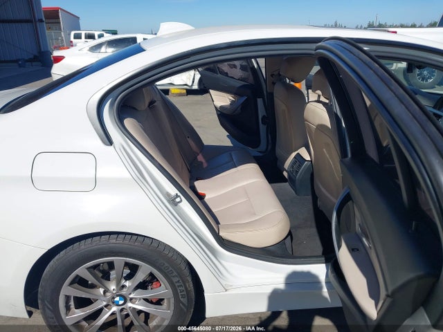 WBA8E1G36HNU18603 BMW 320i