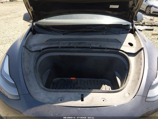 2024 Tesla Model Y Long Range Dual Motor All-wheel Drive მანქანა იყიდება აუქციონზე, vin: 7SAYGDEE8RF194384, აუქციონის ნომერი: 45645118