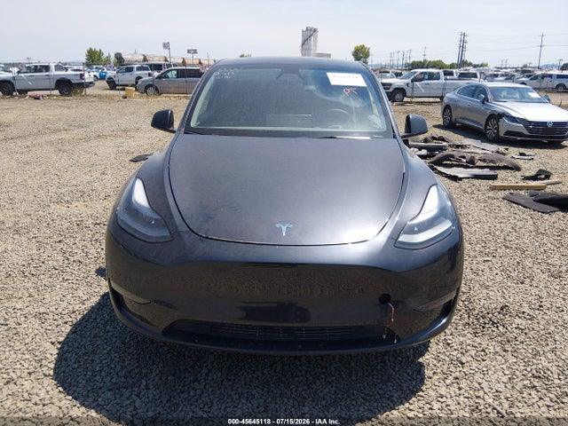 2024 Tesla Model Y Long Range Dual Motor All-wheel Drive მანქანა იყიდება აუქციონზე, vin: 7SAYGDEE8RF194384, აუქციონის ნომერი: 45645118
