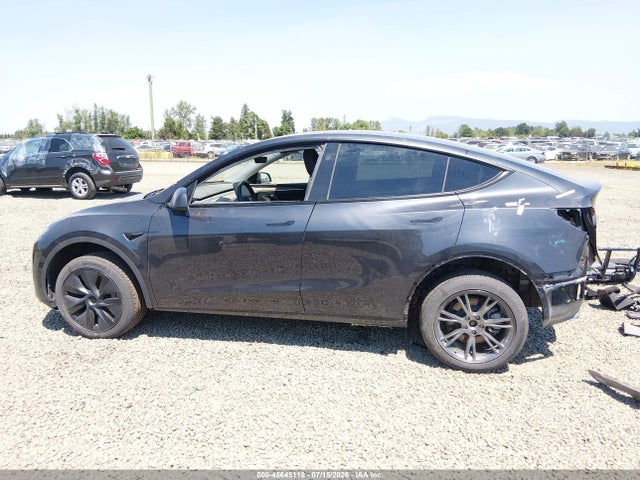 2024 Tesla Model Y Long Range Dual Motor All-wheel Drive მანქანა იყიდება აუქციონზე, vin: 7SAYGDEE8RF194384, აუქციონის ნომერი: 45645118