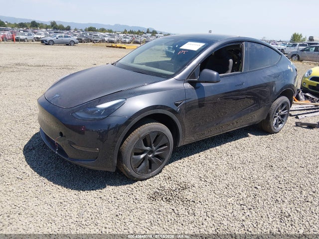 2024 Tesla Model Y Long Range Dual Motor All-wheel Drive მანქანა იყიდება აუქციონზე, vin: 7SAYGDEE8RF194384, აუქციონის ნომერი: 45645118