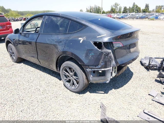 2024 Tesla Model Y Long Range Dual Motor All-wheel Drive მანქანა იყიდება აუქციონზე, vin: 7SAYGDEE8RF194384, აუქციონის ნომერი: 45645118