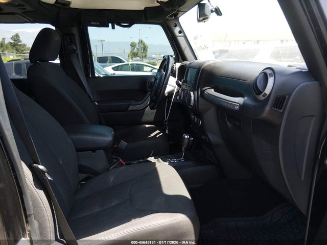 1C4BJWDG3HL642237 Jeep Wrangler Unlimited Sport