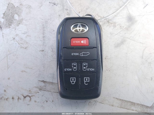 Toyota SIENNA XLE 2026 5TDYSKFC3TS228943 Image 11