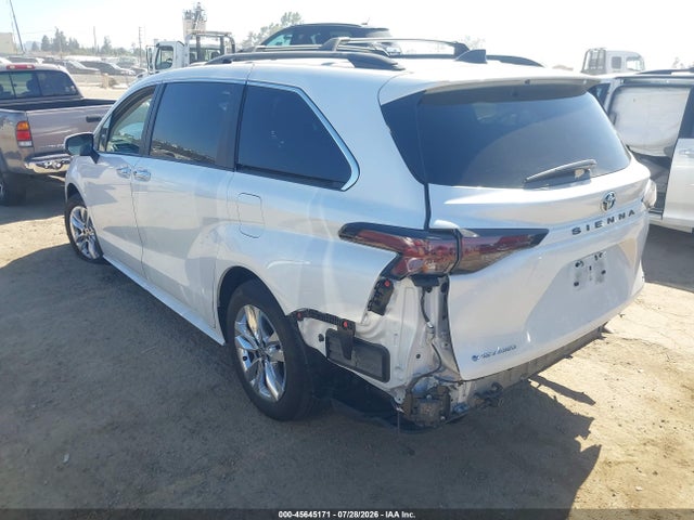 Toyota SIENNA XLE 2026 5TDYSKFC3TS228943 Image 3