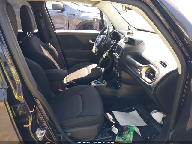 ZACCJABH3FPB88986 Jeep Renegade Latitude