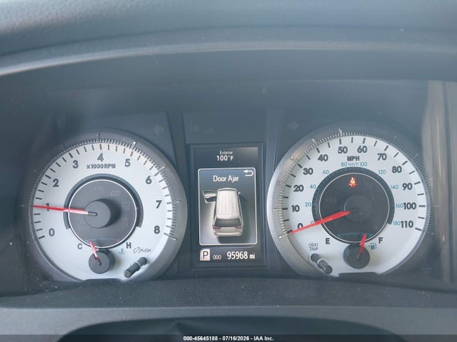 5TDXZ3DCXJS957213 Toyota Sienna Se 8 Passenger