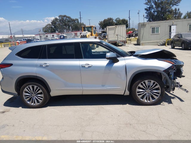 Toyota Highlander Platinum 2020 5TDFZRAH8LS010270 Image 13