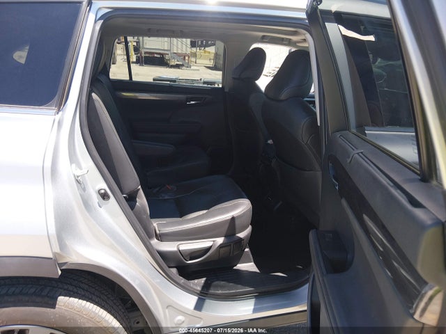 Toyota Highlander Platinum 2020 5TDFZRAH8LS010270 Image 8