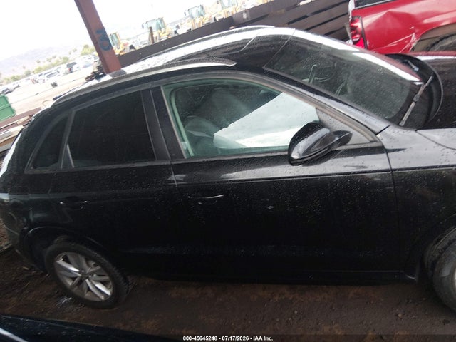 WA1BCCFS1HR015702 Audi Q3 2.0t Premium
