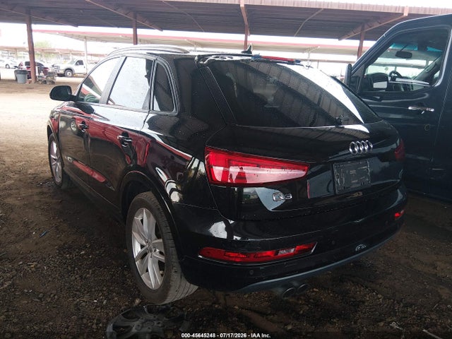 WA1BCCFS1HR015702 Audi Q3 2.0t Premium
