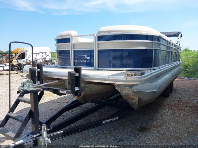 Bennington Other 2016 ETWB9017K516 Image 2