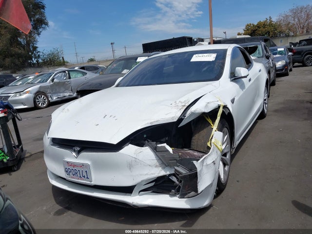 Продаж на аукціоні авто 2016 Tesla Model S 60/70/75/85, vin: 5YJSA1E16GF160117, номер лоту: 45645292
