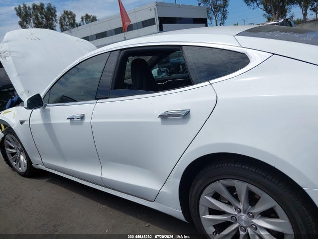 Продаж на аукціоні авто 2016 Tesla Model S 60/70/75/85, vin: 5YJSA1E16GF160117, номер лоту: 45645292