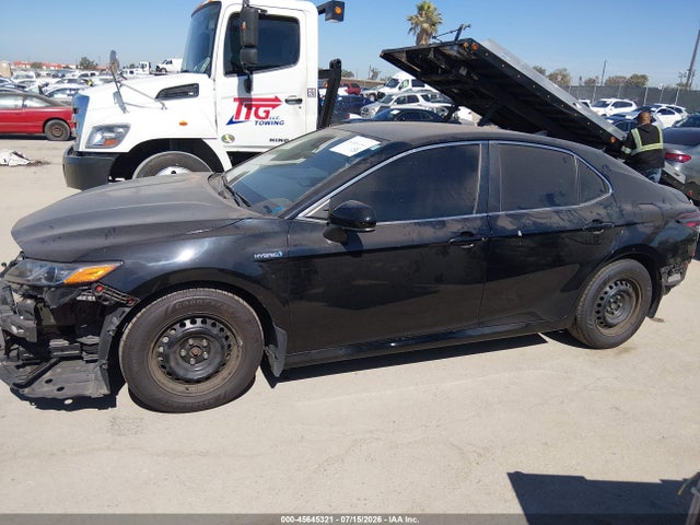 45645321 :رقم المزاد ، 4T1C31AK7MU561087 vin ، 2021 Toyota Camry Le Hybrid مزاد بيع
