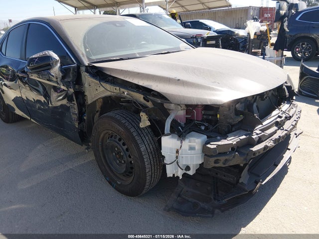 45645321 :رقم المزاد ، 4T1C31AK7MU561087 vin ، 2021 Toyota Camry Le Hybrid مزاد بيع