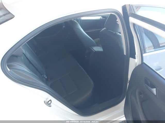 3VWD17AJXEM420459 Volkswagen Jetta 1.8t Se