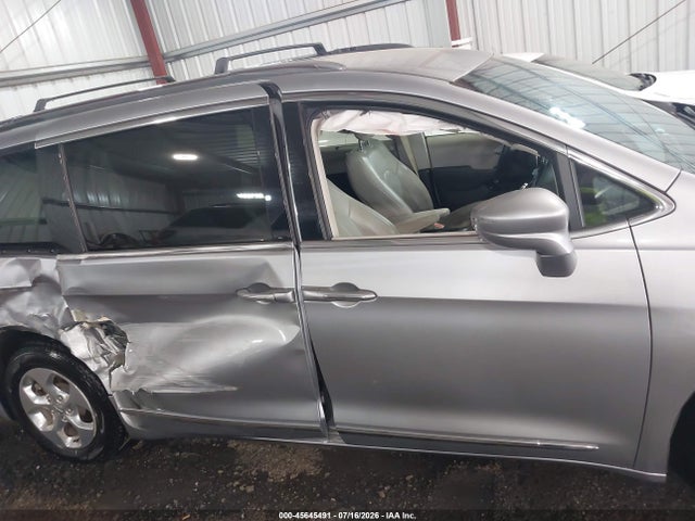 Aukcja sprzedaży 2018 Chrysler Pacifica Hybrid Touring L, vin: 2C4RC1L7XJR169298, numer aukcji: 45645491