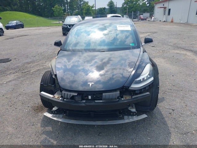Продажа на аукционе авто 2018 Tesla Model 3 Long Range/mid Range, vin: 5YJ3E1EA3JF152833, номер лота: 45645515