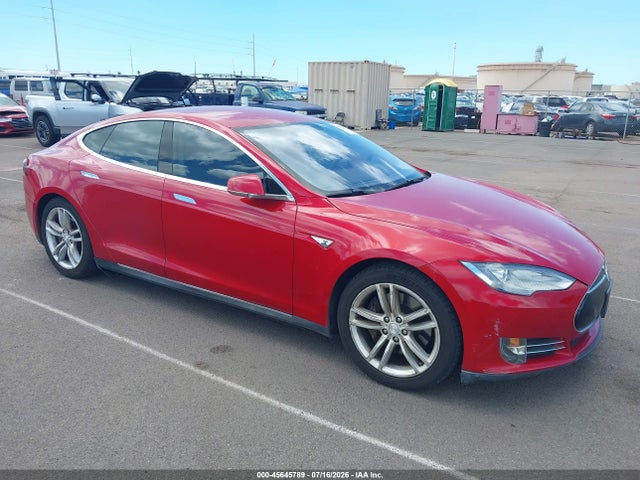 Tesla MODEL S 2014 5YJSA1S19EFP38695 main image