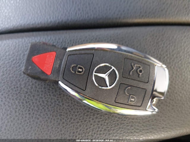 2015 Mercedes-benz C 250 მანქანა იყიდება აუქციონზე, vin: WDDGJ4HB1FG392131, აუქციონის ნომერი: 45645835