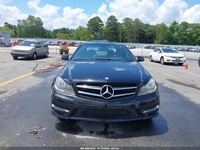 2015 Mercedes-benz C 250 მანქანა იყიდება აუქციონზე, vin: WDDGJ4HB1FG392131, აუქციონის ნომერი: 45645835