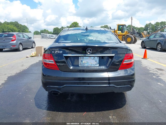 2015 Mercedes-benz C 250 მანქანა იყიდება აუქციონზე, vin: WDDGJ4HB1FG392131, აუქციონის ნომერი: 45645835