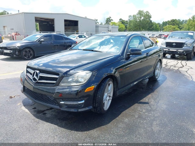 2015 Mercedes-benz C 250 მანქანა იყიდება აუქციონზე, vin: WDDGJ4HB1FG392131, აუქციონის ნომერი: 45645835