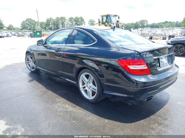 2015 Mercedes-benz C 250 მანქანა იყიდება აუქციონზე, vin: WDDGJ4HB1FG392131, აუქციონის ნომერი: 45645835