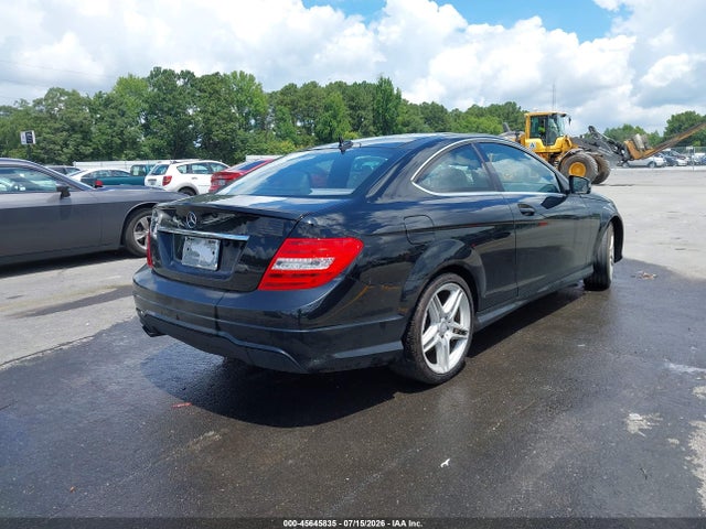 2015 Mercedes-benz C 250 მანქანა იყიდება აუქციონზე, vin: WDDGJ4HB1FG392131, აუქციონის ნომერი: 45645835