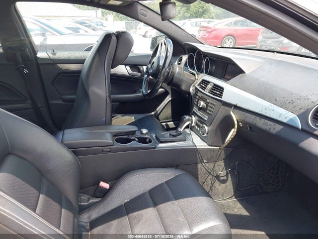 2015 Mercedes-benz C 250 მანქანა იყიდება აუქციონზე, vin: WDDGJ4HB1FG392131, აუქციონის ნომერი: 45645835