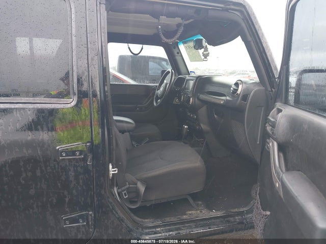 1C4BJWDG5GL202678 Jeep Wrangler Unlimited Sport