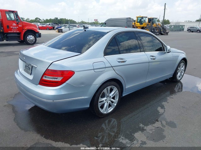 45645907 :رقم المزاد ، WDDGF4HB5DA838590 vin ، 2013 Mercedes-benz C 250 Luxury/sport مزاد بيع