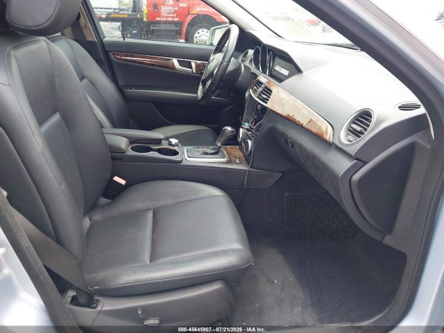 45645907 :رقم المزاد ، WDDGF4HB5DA838590 vin ، 2013 Mercedes-benz C 250 Luxury/sport مزاد بيع