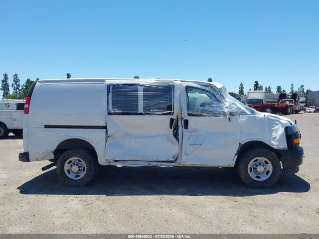 1GCWGAF7XR1187917 Chevrolet Express Cargo Rwd 2500 Regular Wheelbase Wt