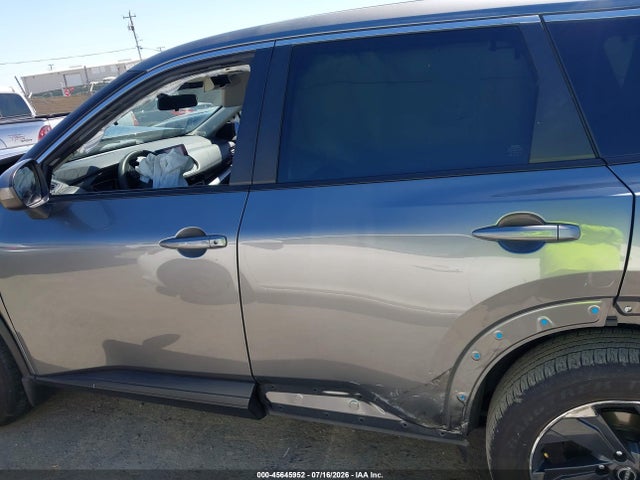 JN8BT3BAXSW005668 Nissan Rogue Sv Fwd